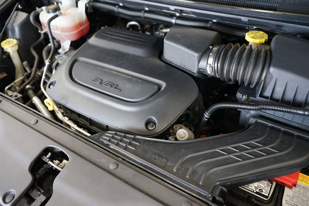 Used 2023 Chrysler Pacifica Touring-L AWD/4WD image 52