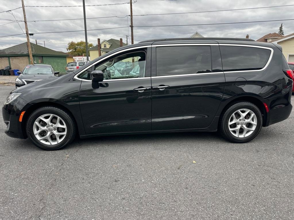 Used 2017 Chrysler Pacifica Touring Plus w/ Tire & Wheel Group image 3