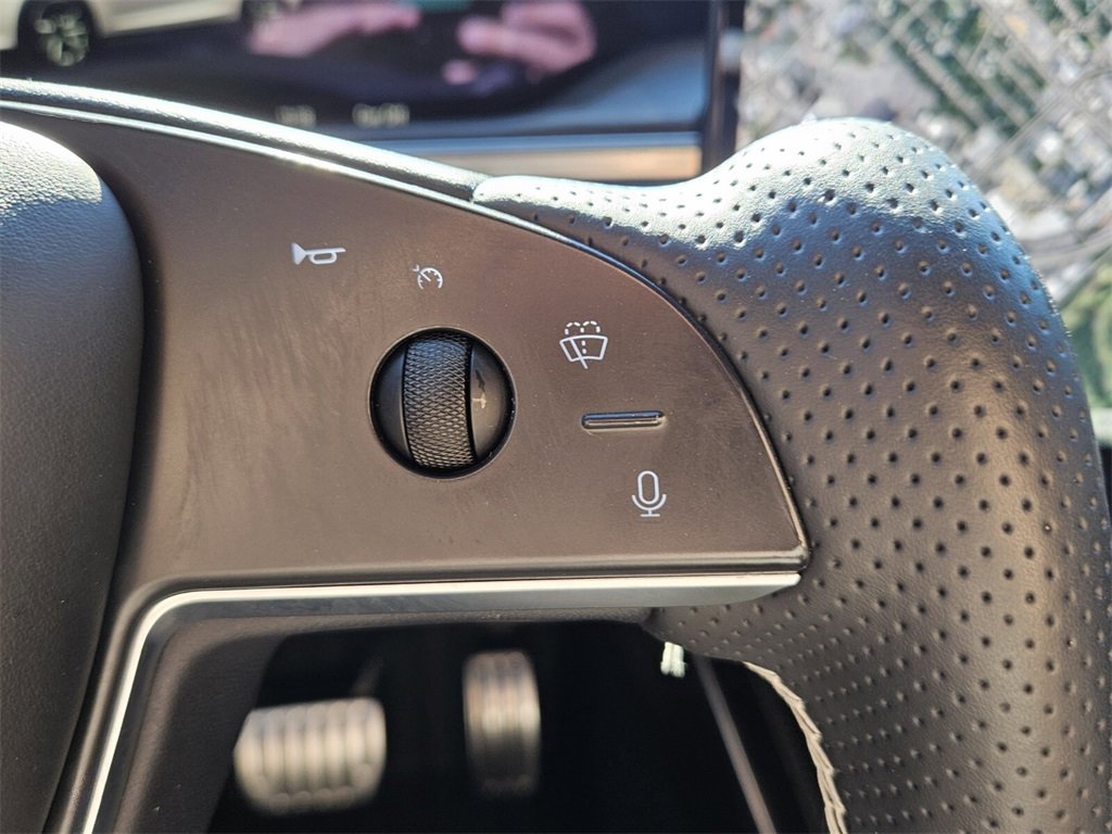 Used 2022 Tesla Model X image 21