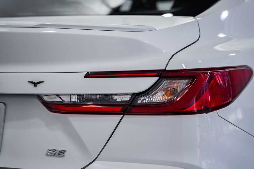 Used 2025 Toyota Camry SE image 6