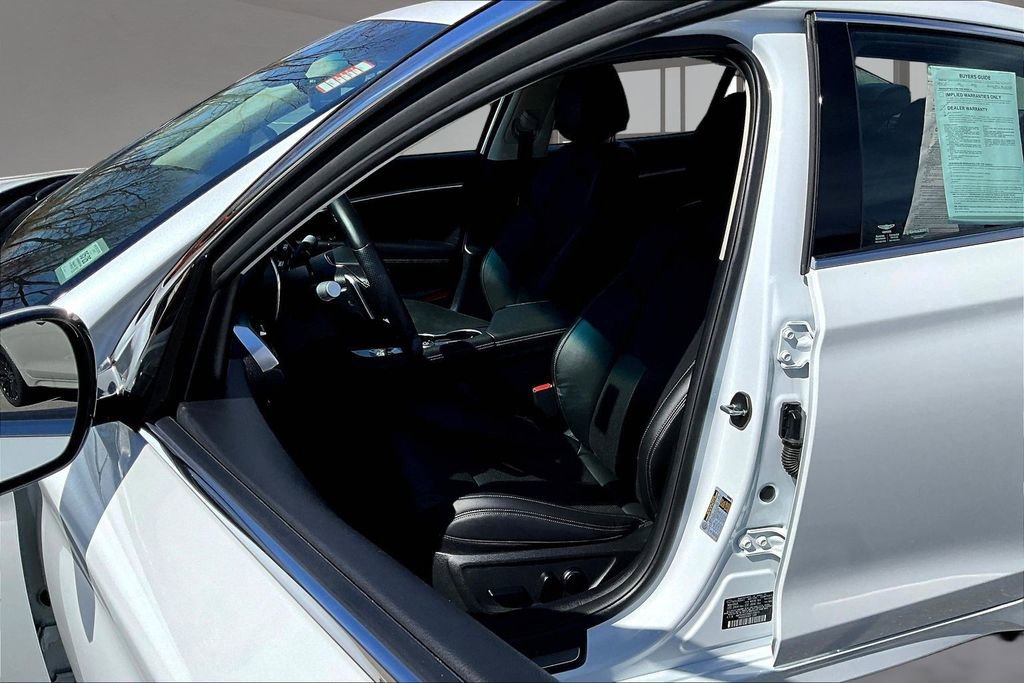 Used 2024 Genesis G70 2.5T image 21