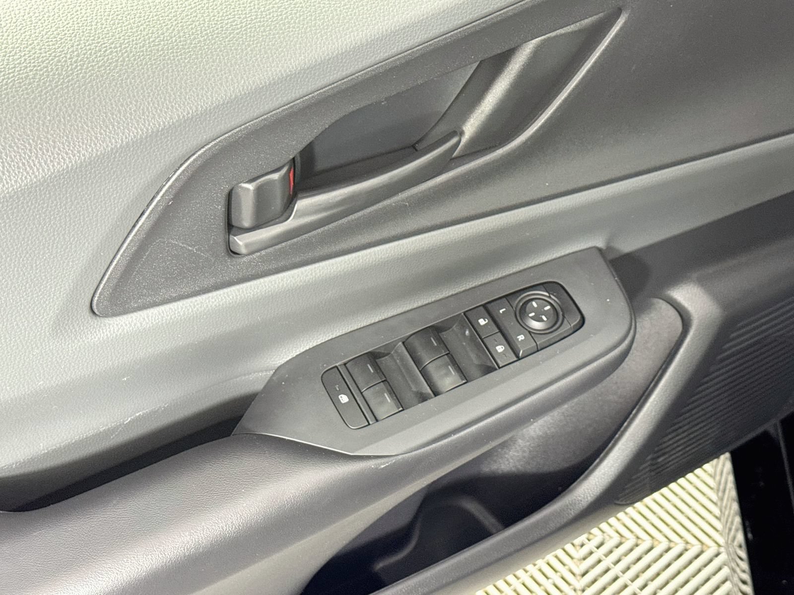 Certified 2025 Toyota Prius LE FWD image 13