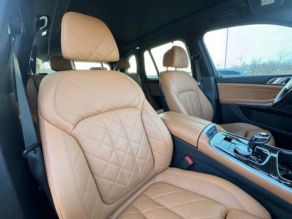 Used 2023 BMW X5 M50i w/ Executive Package image 30