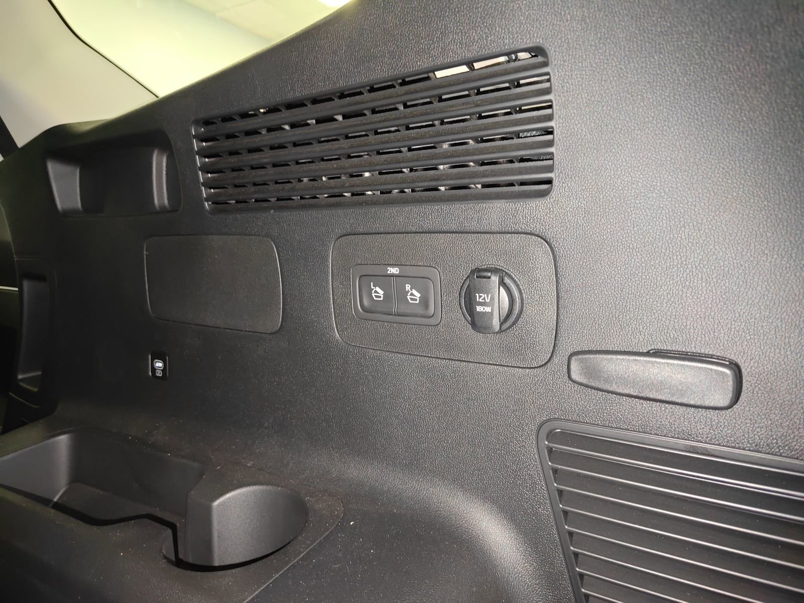 Used 2025 Kia Sorento LX image 22