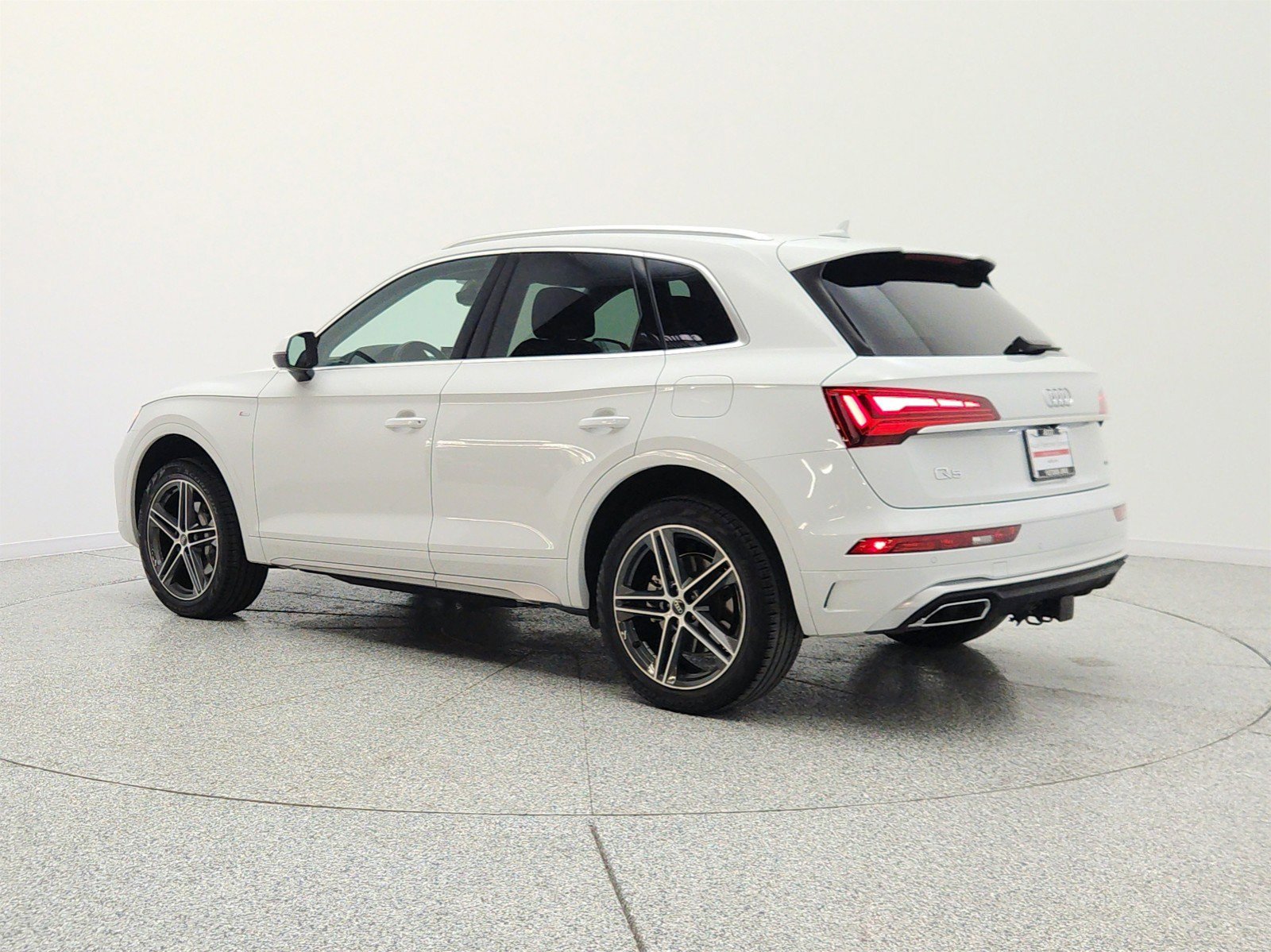Used 2025 Audi Q5 e Premium AWD/4WD image 3
