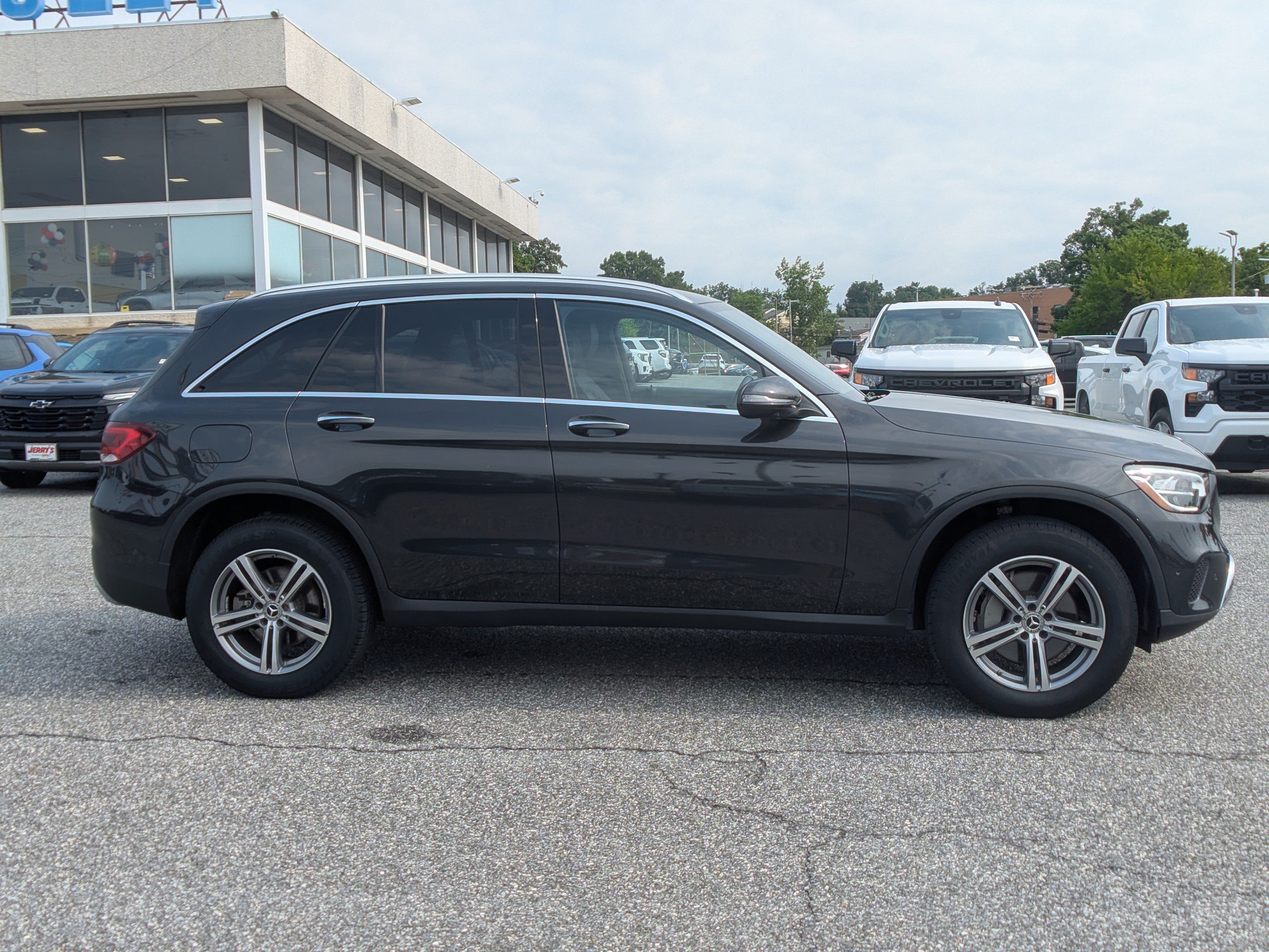 Used 2022 Mercedes-Benz GLC 300 4MATIC image 10