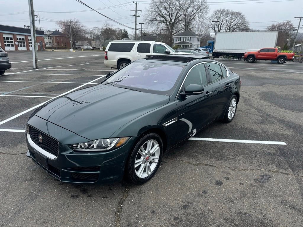 Used 2017 Jaguar XE Premium image 1