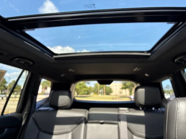 Used 2023 Cadillac XT6 Sport w/ Technology Package AWD/4WD image 34