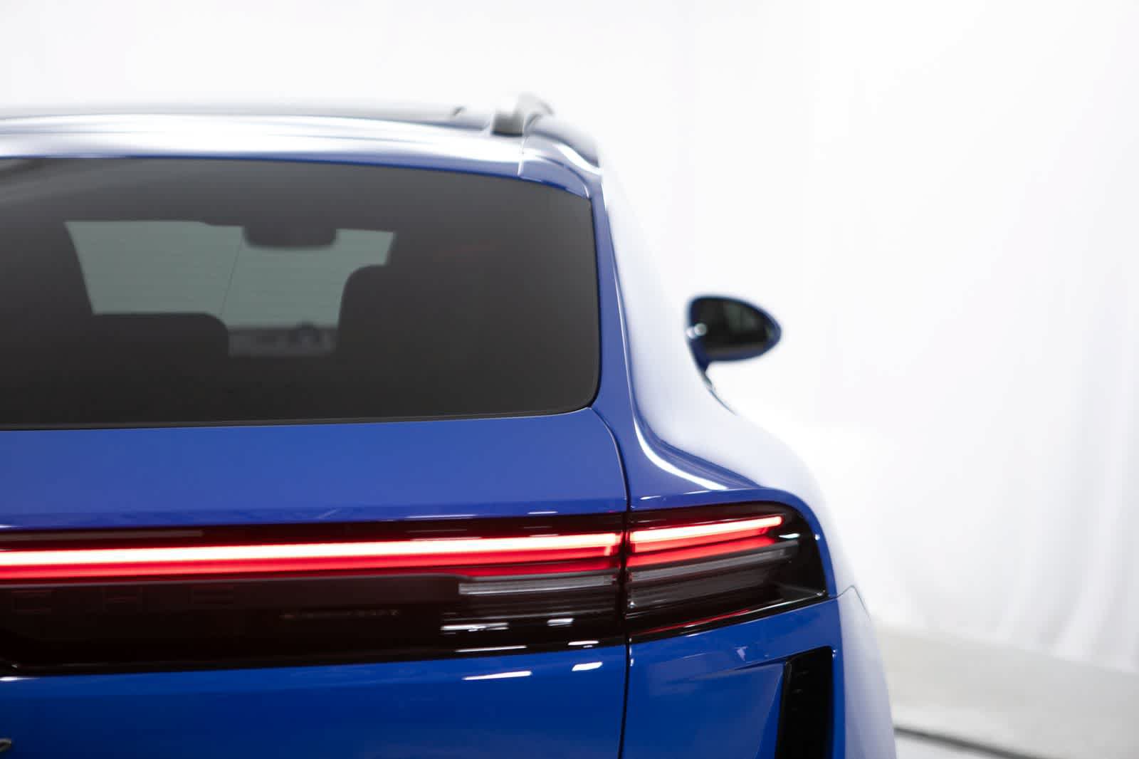 New 2026 Porsche Macan Turbo Electric AWD/4WD image 21