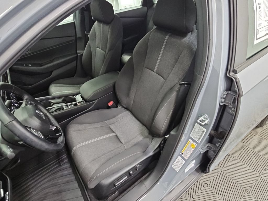 Used 2025 Honda Accord Sport image 28