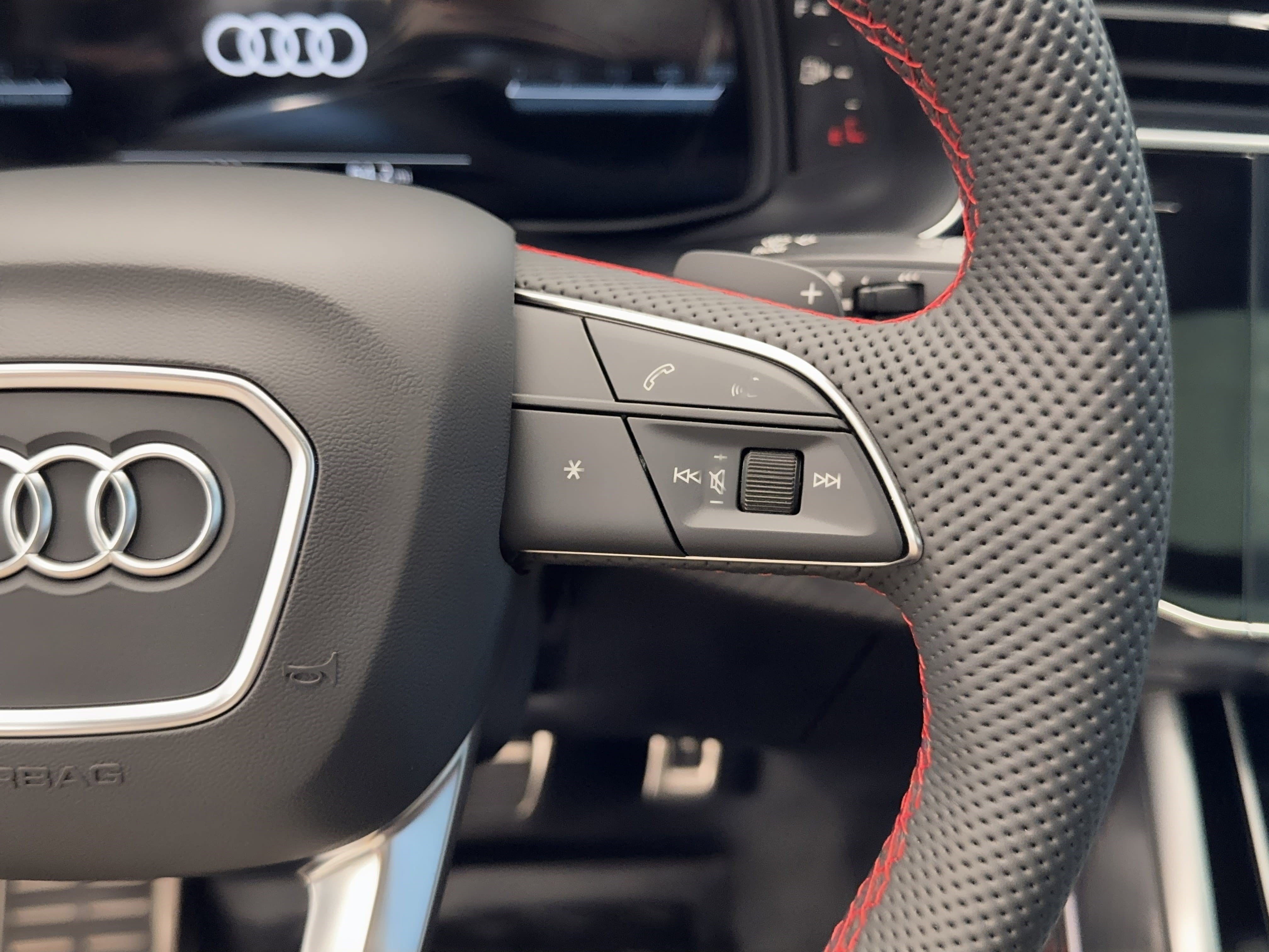 New 2026 Audi SQ8 Prestige image 21