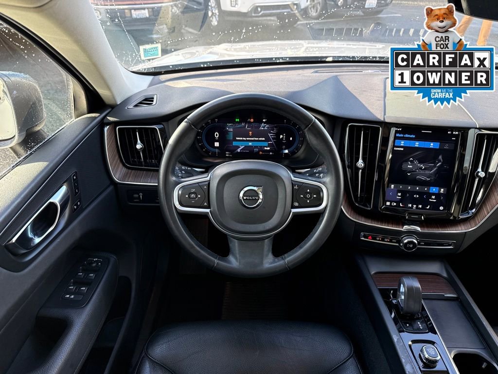 Used 2022 Volvo XC60 B5 Momentum image 15