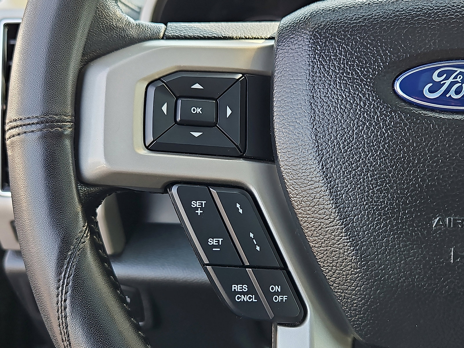 Used 2019 Ford F350 Lariat w/ Lariat Ultimate Package AWD/4WD image 22