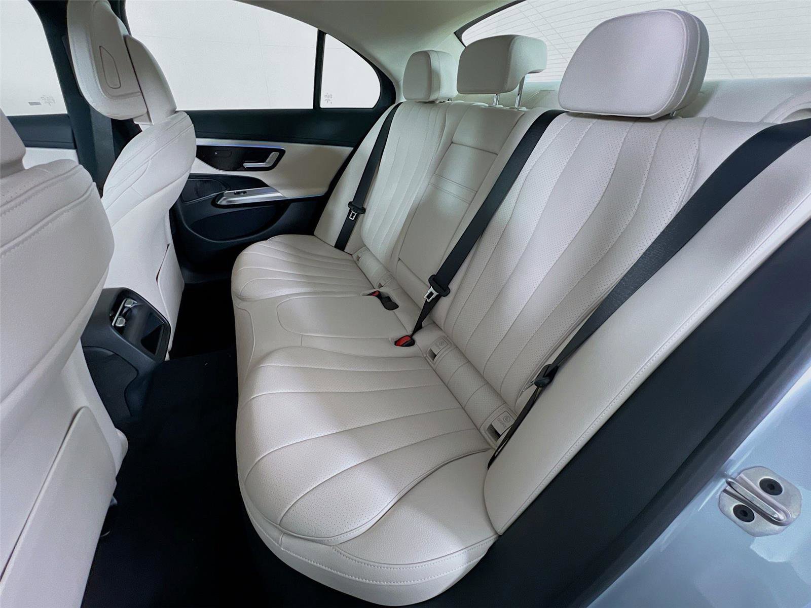 New 2026 Mercedes-Benz E 450 4MATIC Sedan image 24
