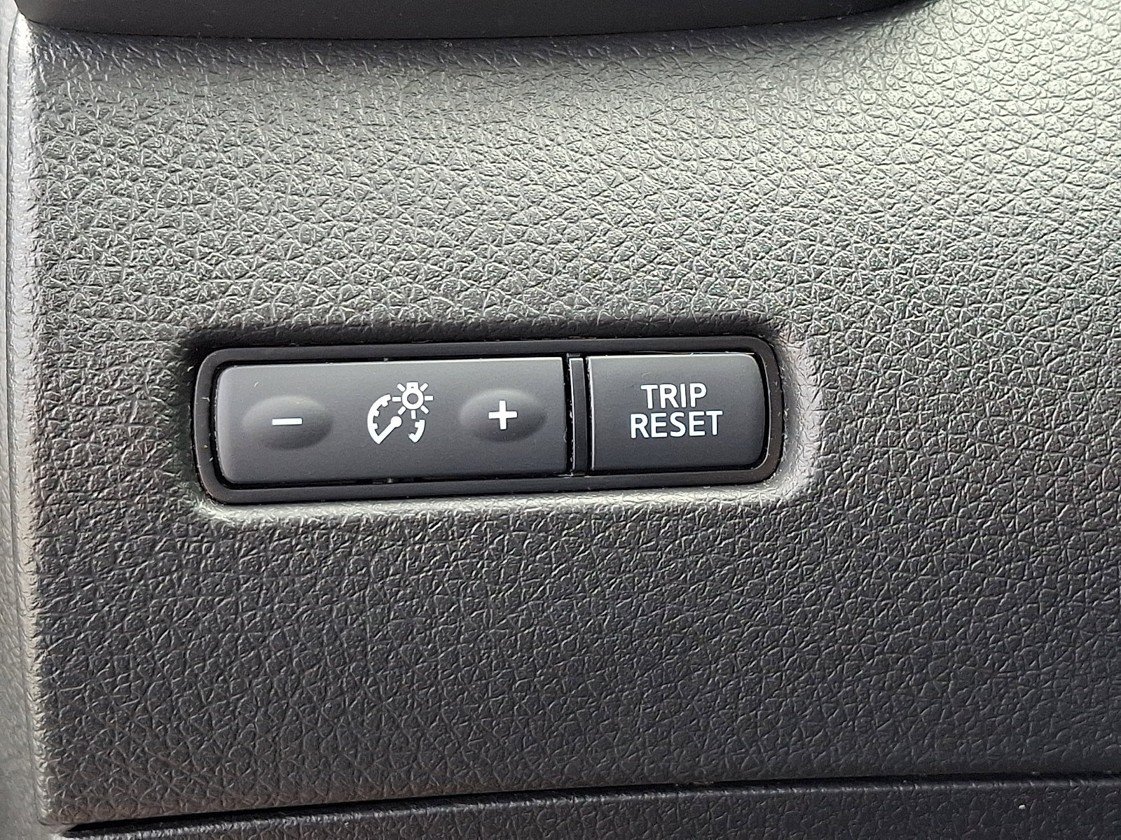 Used 2020 Nissan Rogue Sport S image 24