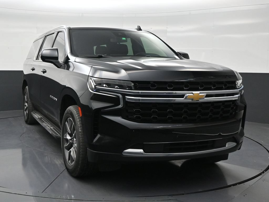 Used 2024 Chevrolet Suburban LS RWD image 7