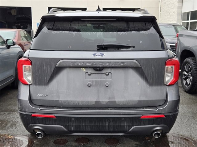 Used 2022 Ford Explorer XLT w/ Equipment Group 202A image 5