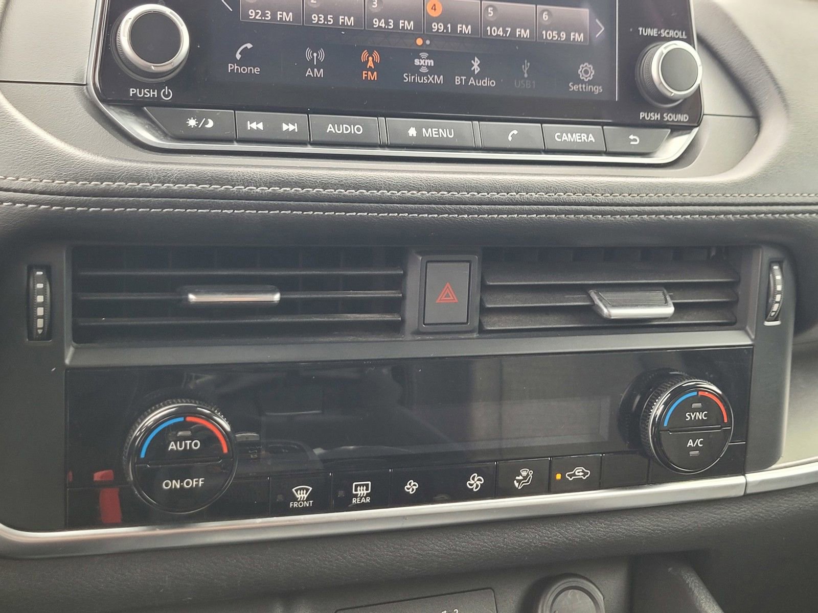 Used 2023 Nissan Rogue SV image 22