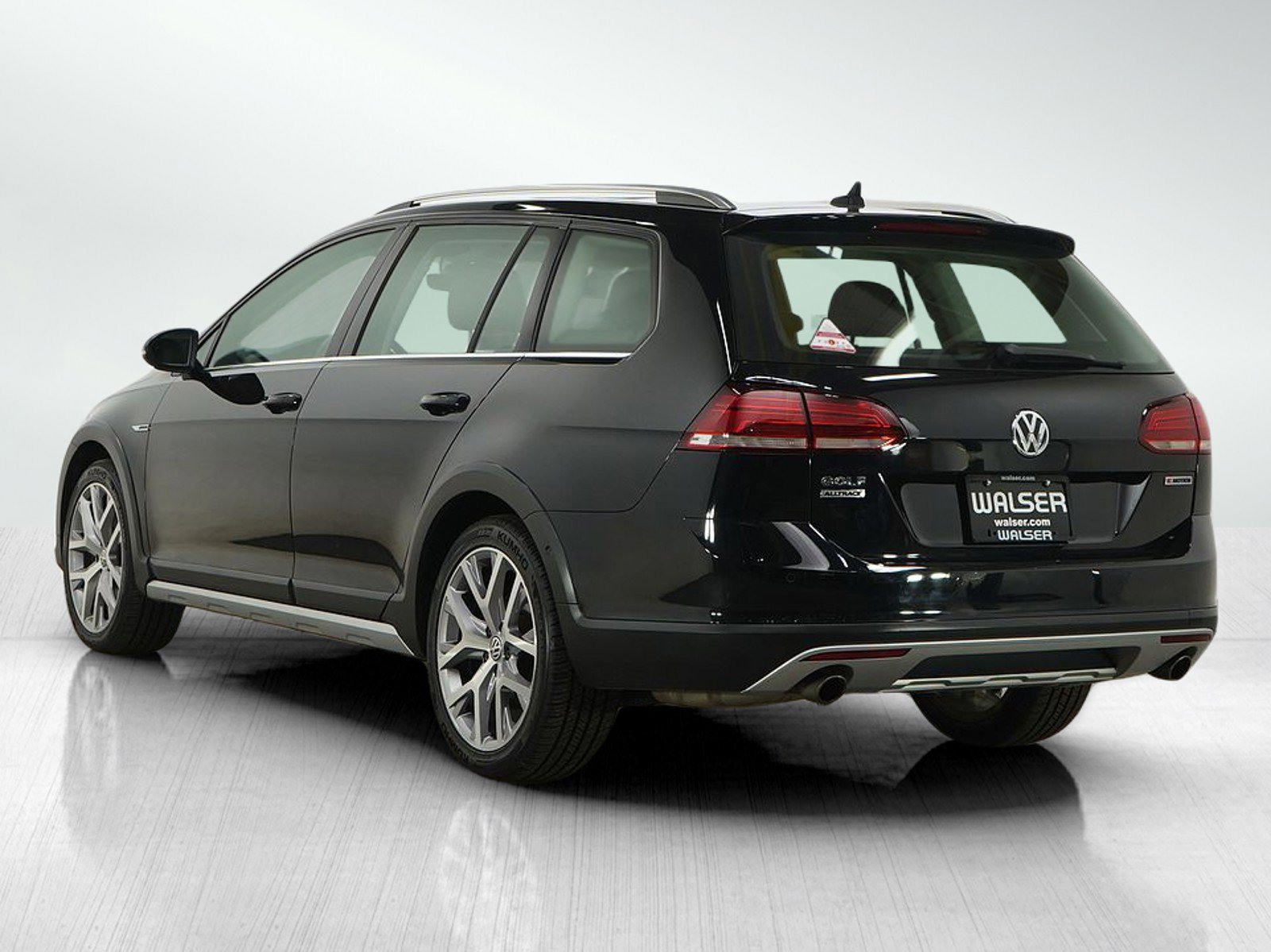 Used 2019 Volkswagen Golf Alltrack SEL image 3