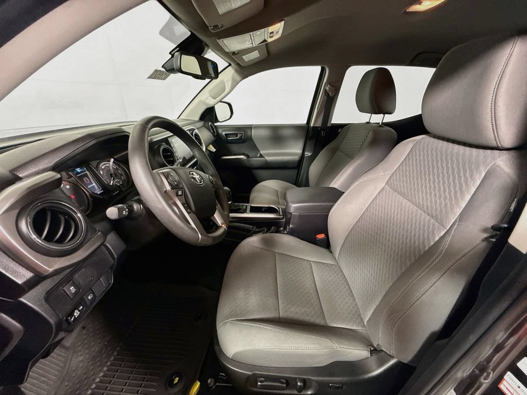Used 2023 Toyota Tacoma SR5 RWD image 17
