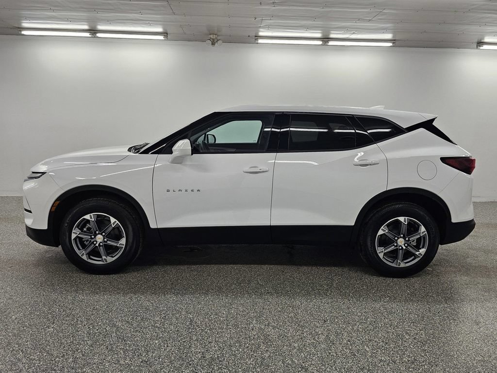 Used 2026 Chevrolet Blazer LT FWD image 8