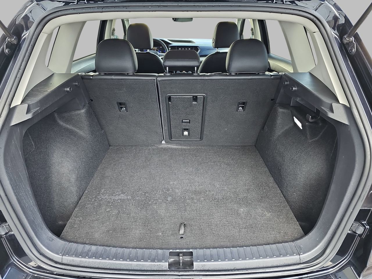 Used 2024 Volkswagen Taos SE image 15