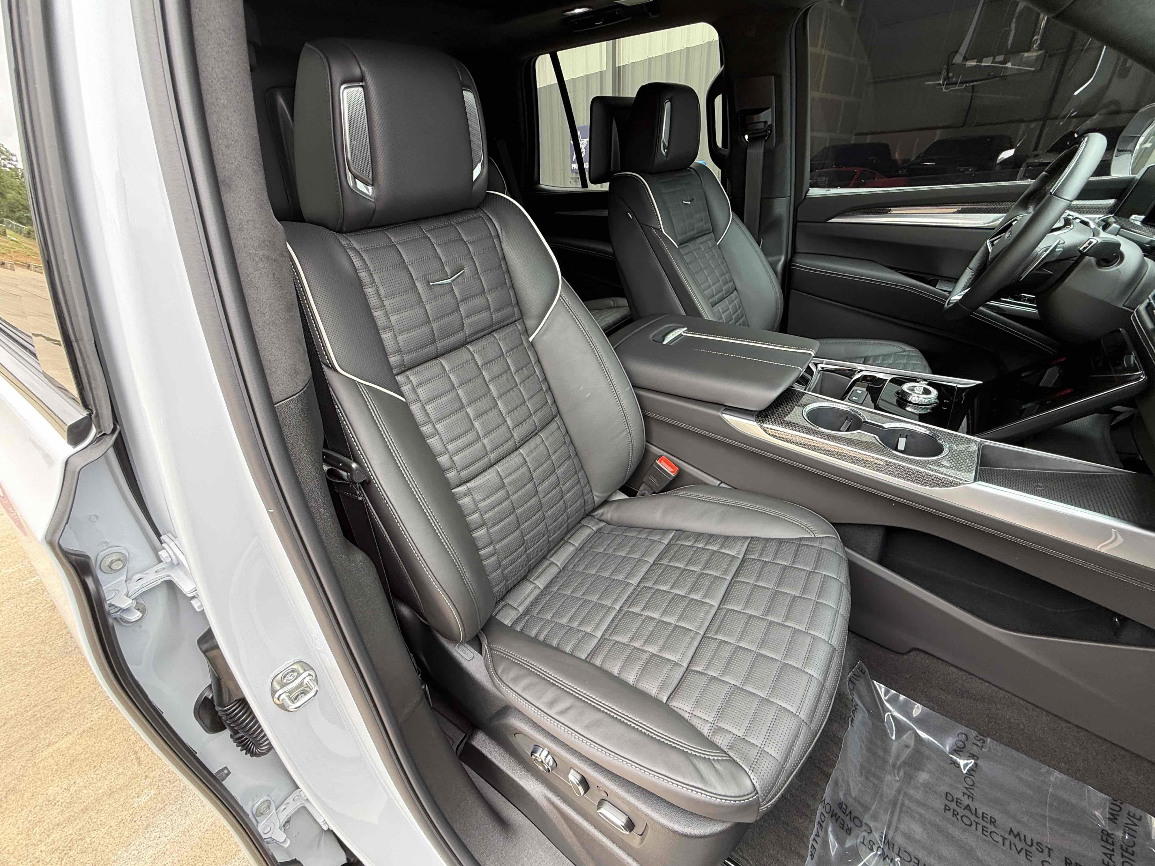 Used 2026 Cadillac Escalade V w/ LPO, ONYX Package AWD/4WD image 93