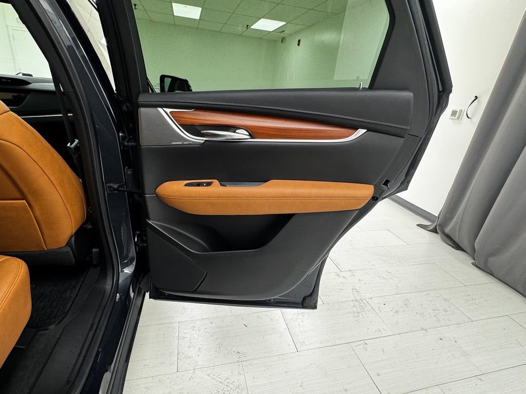 Used 2022 Cadillac XT5 Premium Luxury image 15