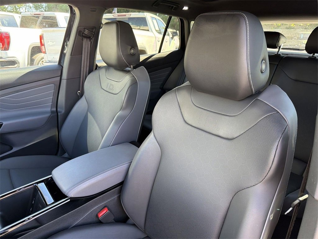 Used 2023 Volkswagen ID.4 Pro S image 22