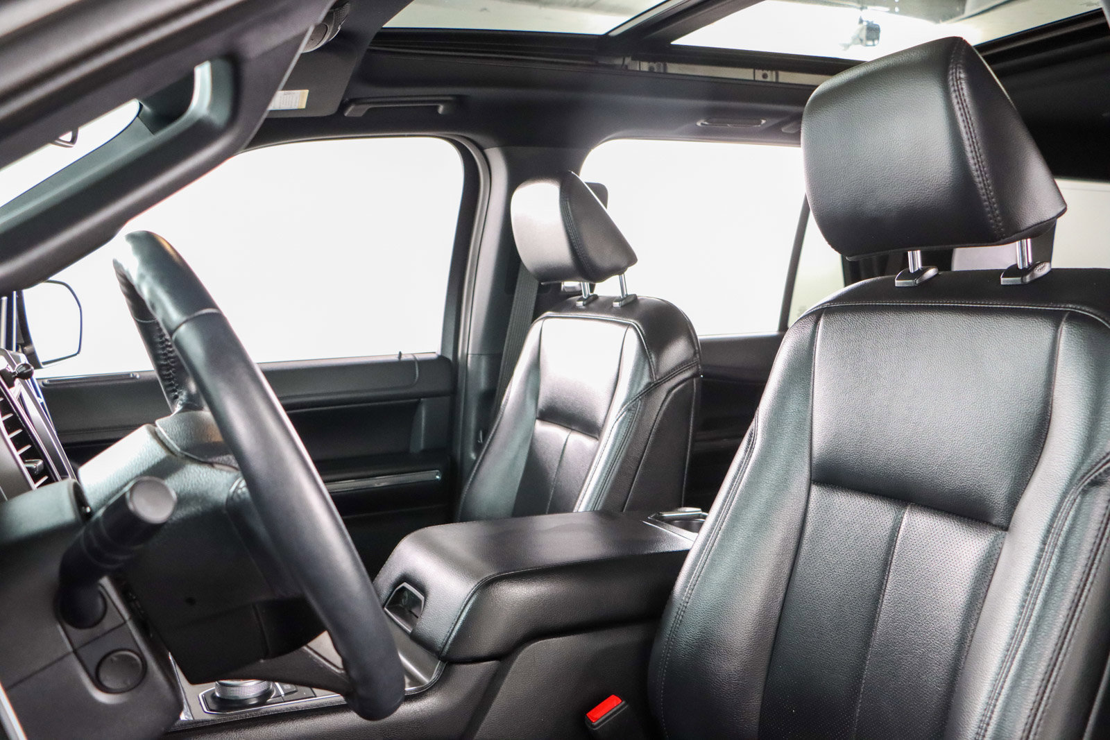 Used 2021 Ford Expedition XLT image 25