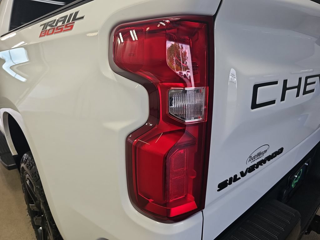Certified 2024 Chevrolet Silverado 1500 LT Trail Boss w/ Convenience Package II AWD/4WD image 39