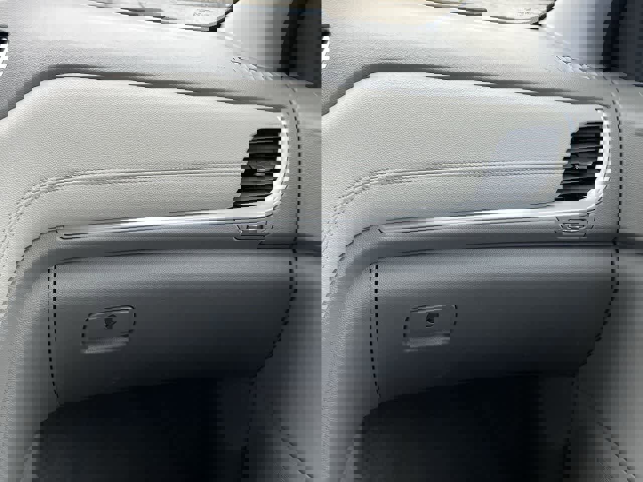 Used 2016 Chevrolet Traverse LS image 16