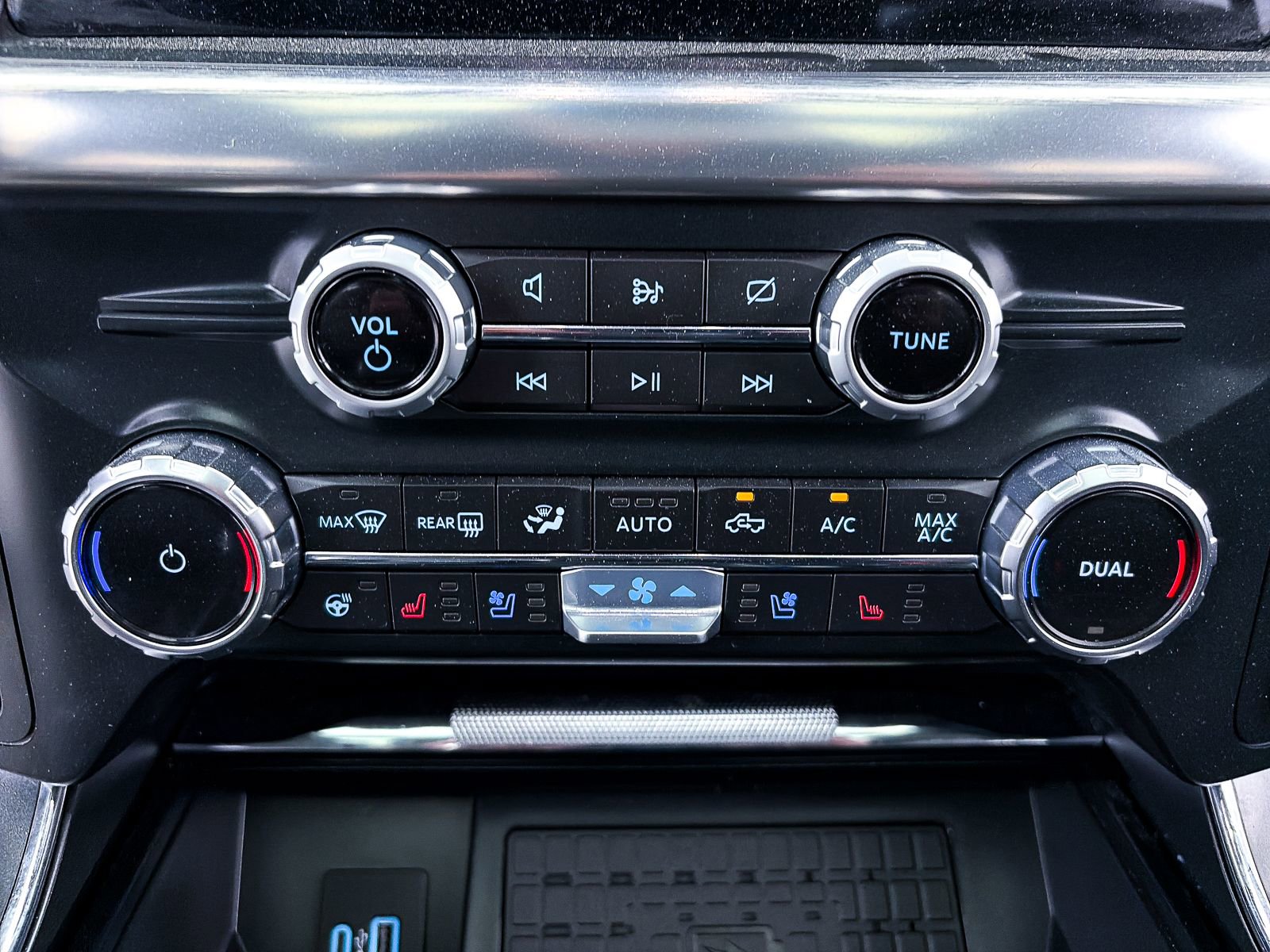 Used 2023 Ford F150 Lariat w/ Equipment Group 502A High AWD/4WD image 28