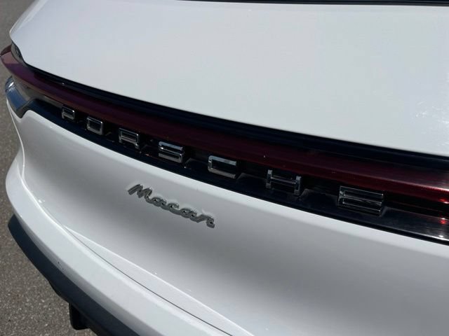 Used 2024 Porsche Macan AWD/4WD image 31