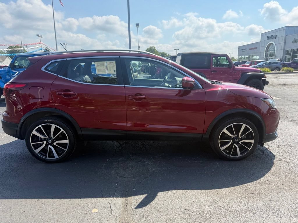Used 2019 Nissan Rogue Sport SL w/ Premium Package AWD/4WD image 2