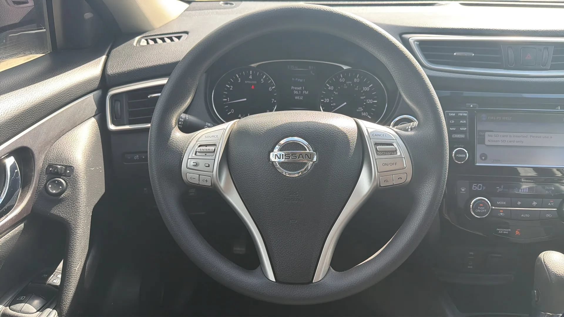 Used 2015 Nissan Rogue SV w/ SV Premium Package FWD image 10