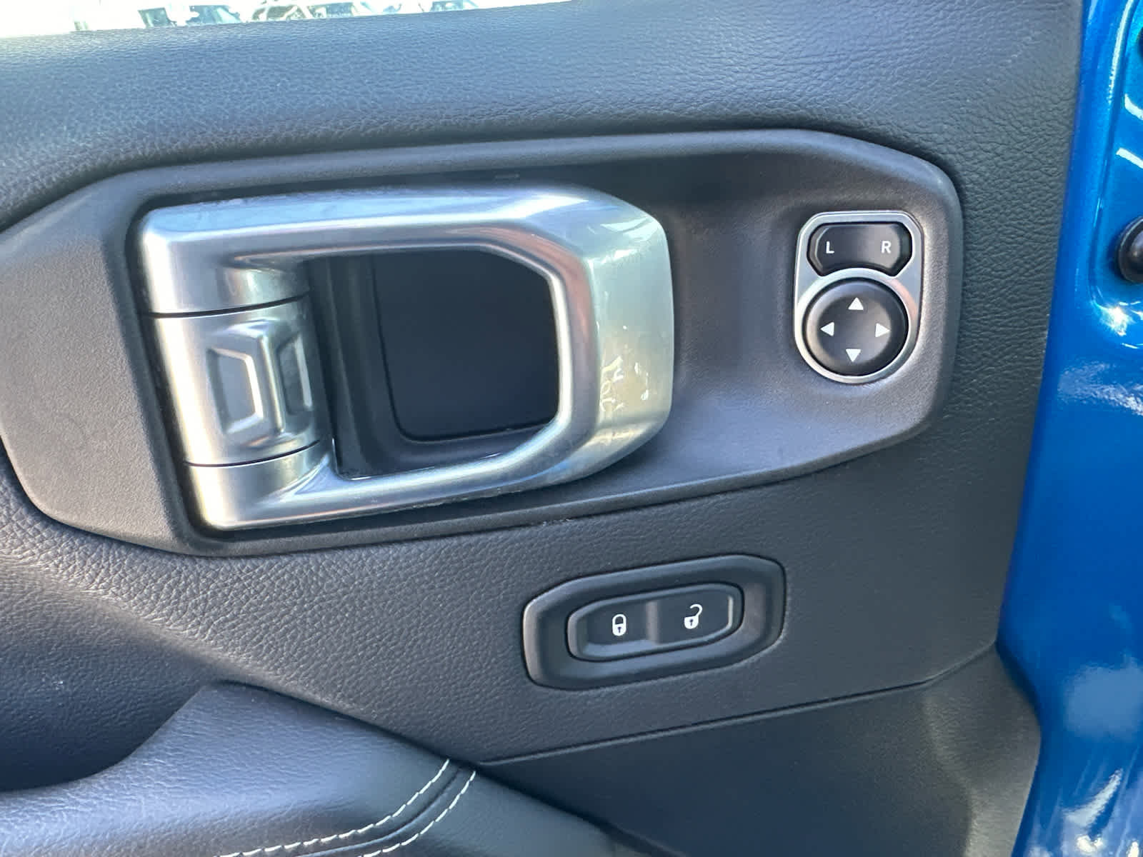 Used 2023 Jeep Wrangler Sahara w/ Cold Weather Group image 25