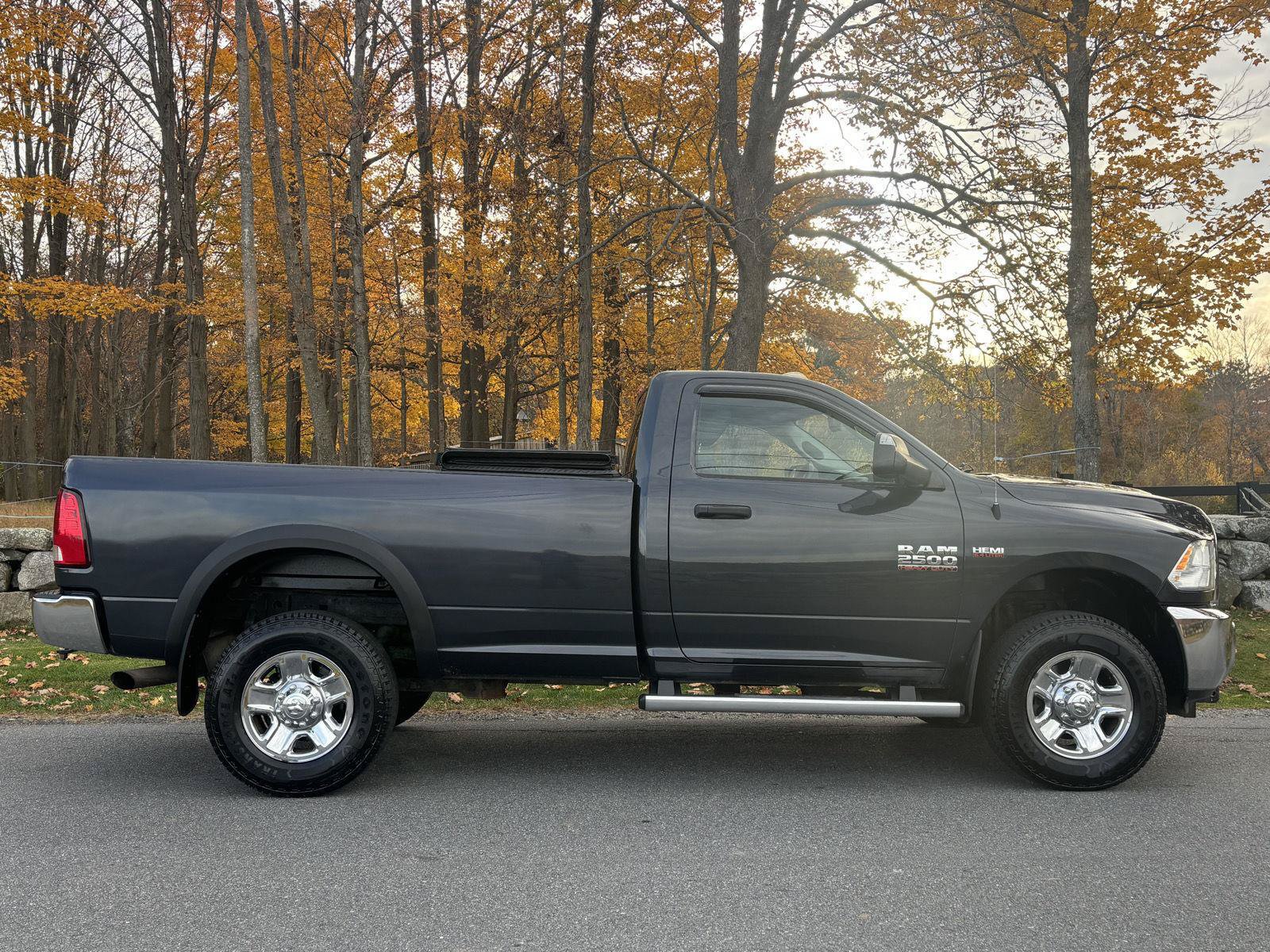 Used 2015 RAM 2500 Tradesman w/ Chrome Appearance Group AWD/4WD image 2