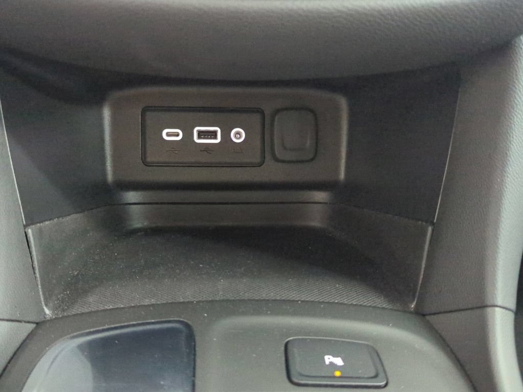Used 2023 Chevrolet Equinox LT FWD image 15