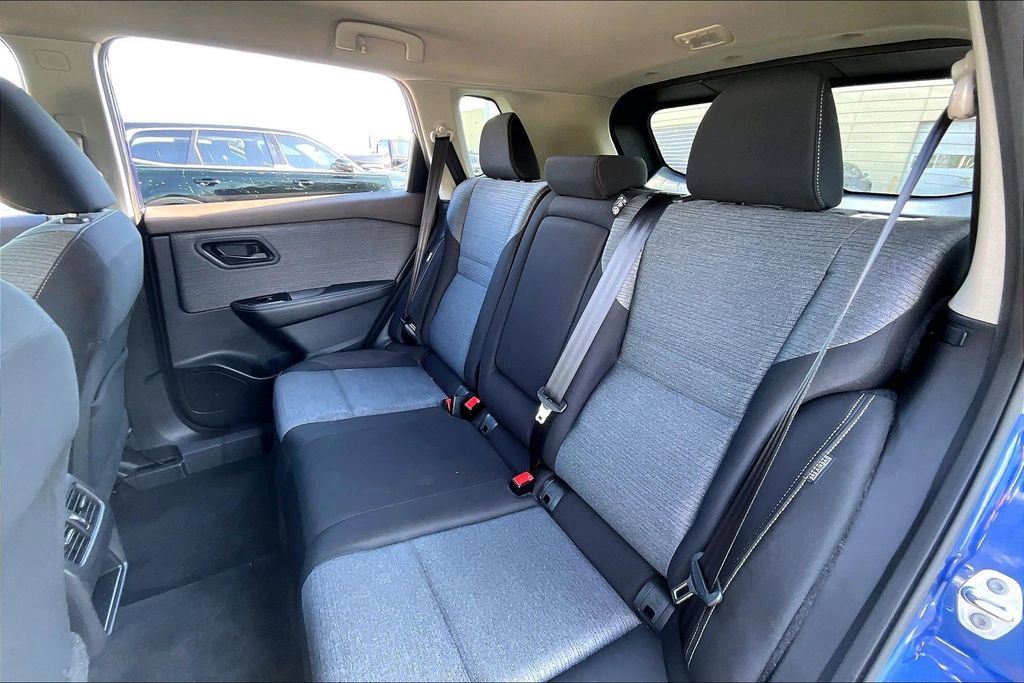 Used 2022 Nissan Rogue S AWD/4WD image 31