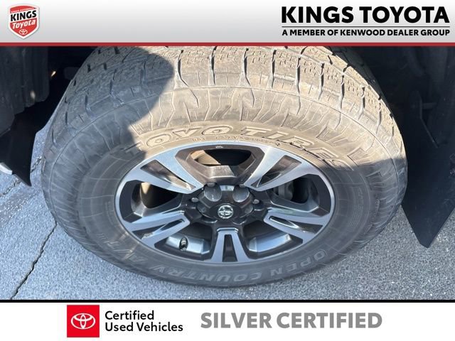 Used 2018 Toyota Tacoma TRD Sport AWD/4WD image 12