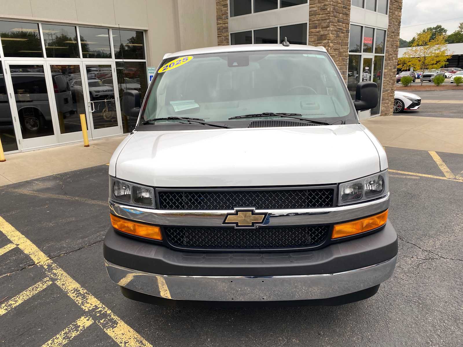Used 2025 Chevrolet Express 3500 LT w/ LT Preferred Equipment Group RWD image 9