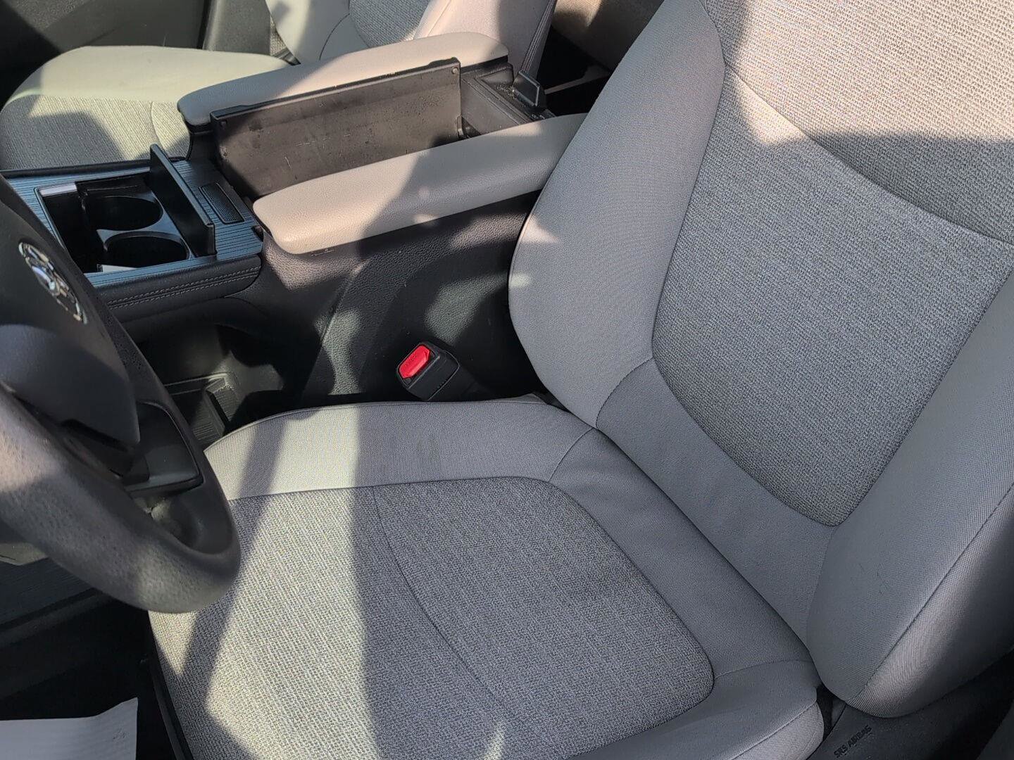 Used 2025 Toyota Sienna LE image 24