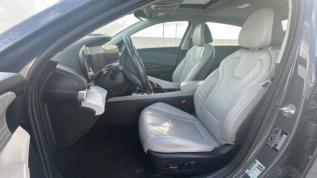 Used 2024 Hyundai Elantra Limited FWD image 5
