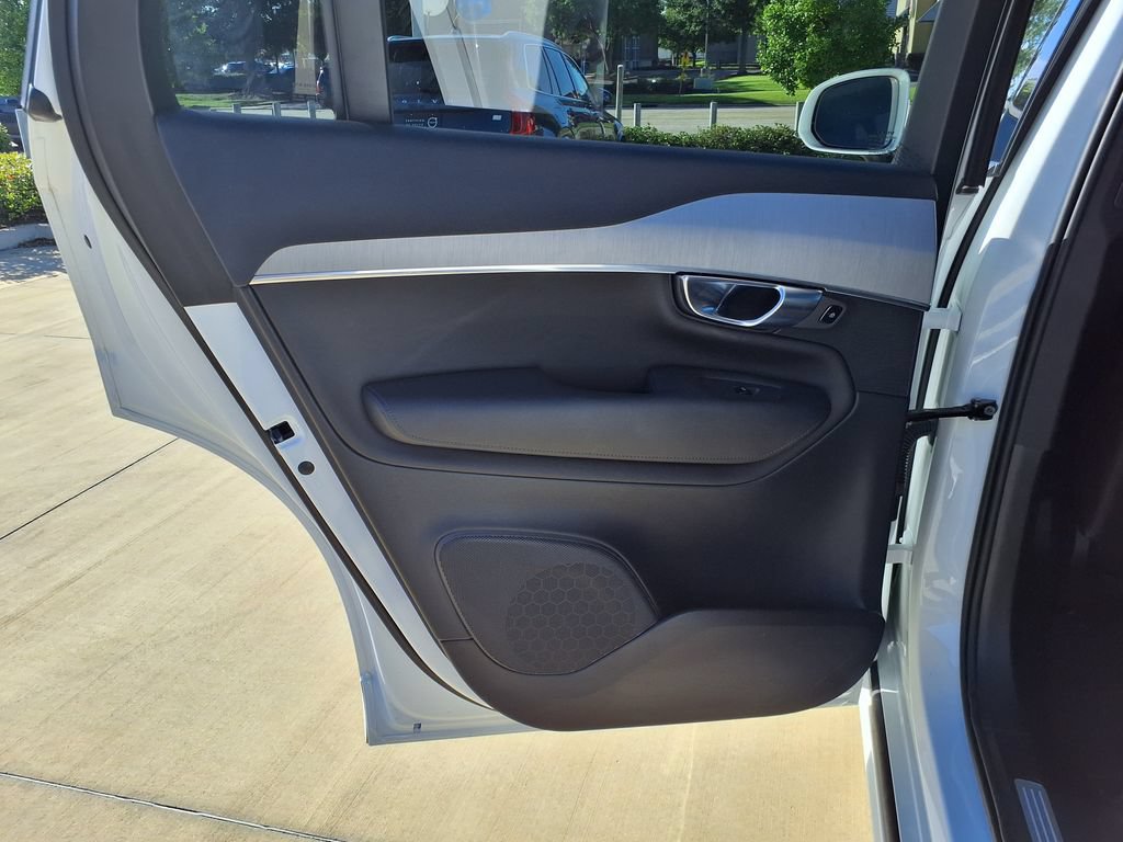 Certified 2025 Volvo XC90 B5 Core w/ Protection Package AWD/4WD image 18
