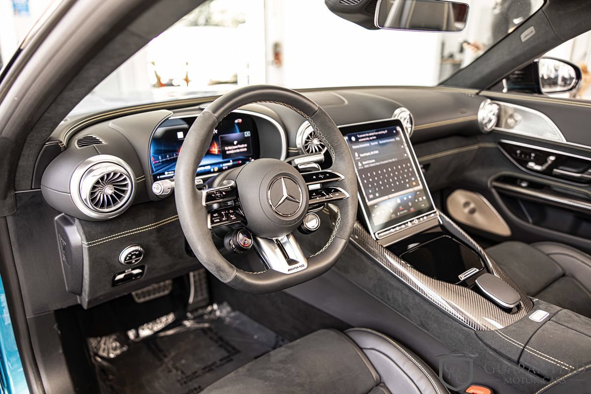 Used 2025 Mercedes-Benz SL 63 AMG 4MATIC image 19