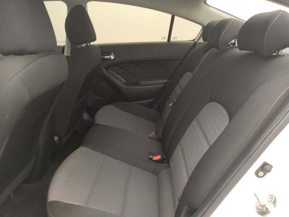 Used 2018 Kia Forte S image 18