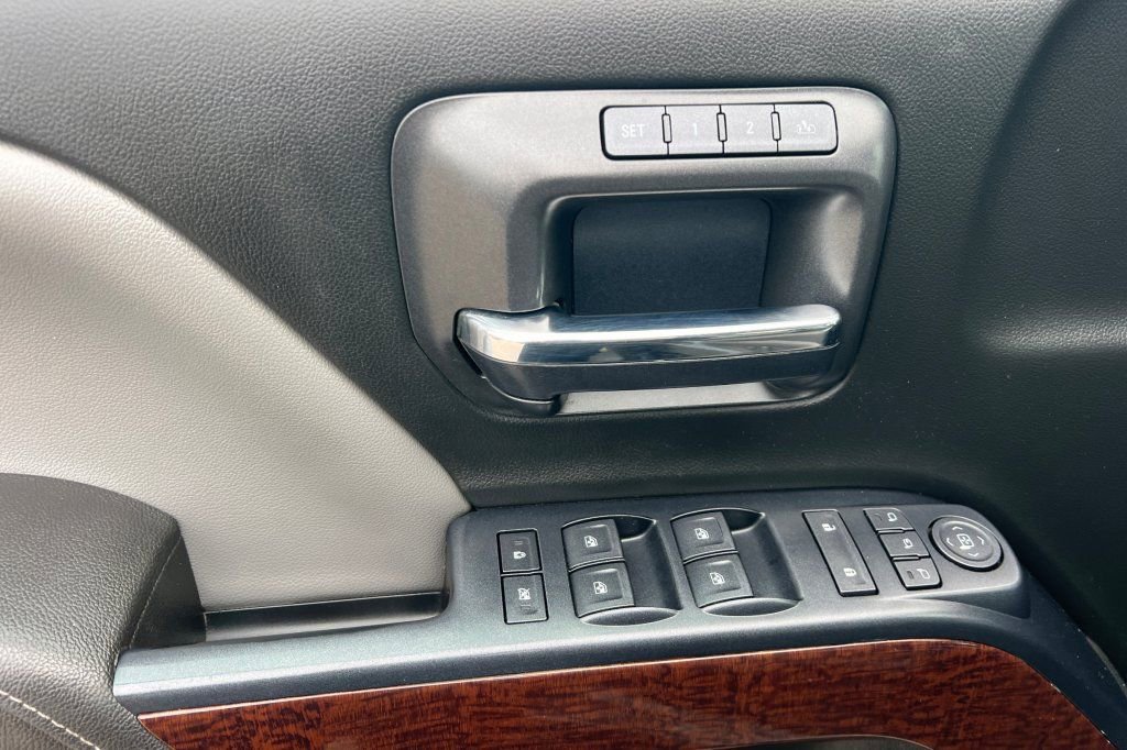 Used 2017 GMC Sierra 1500 SLT w/ Suspension Package, Off-Road image 8