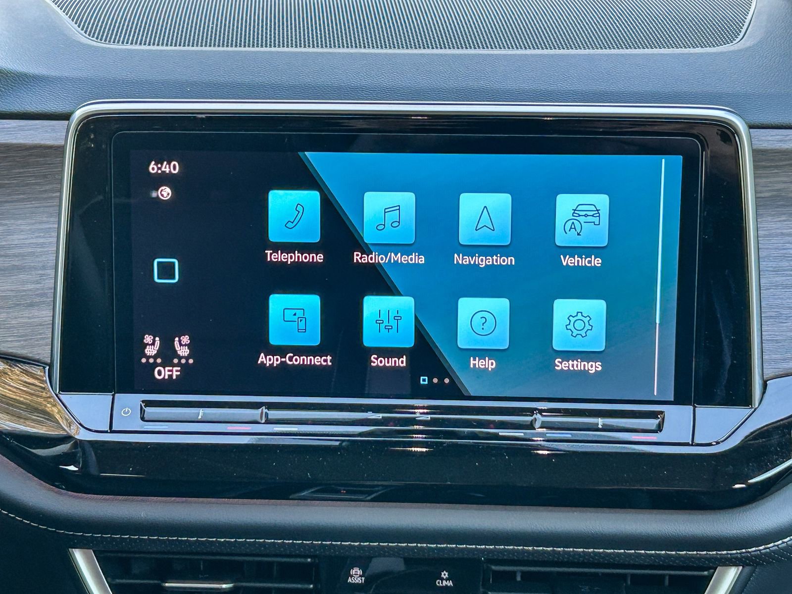 New 2026 Volkswagen Atlas SEL AWD/4WD image 17