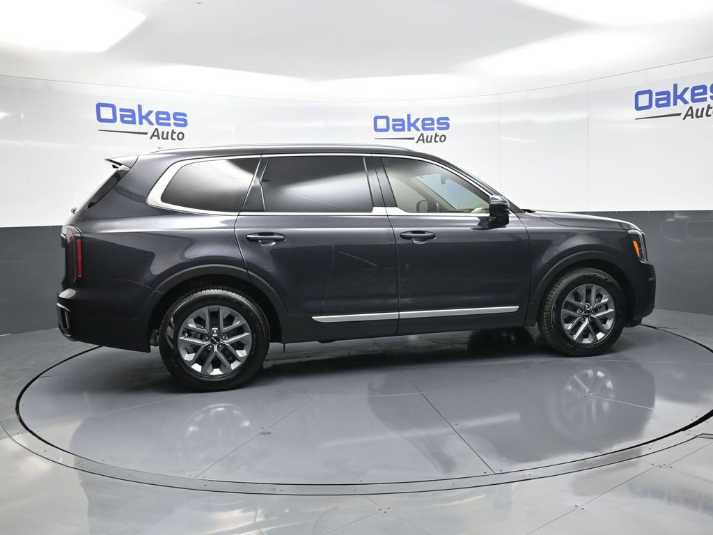 Certified 2025 Kia Telluride EX image 4